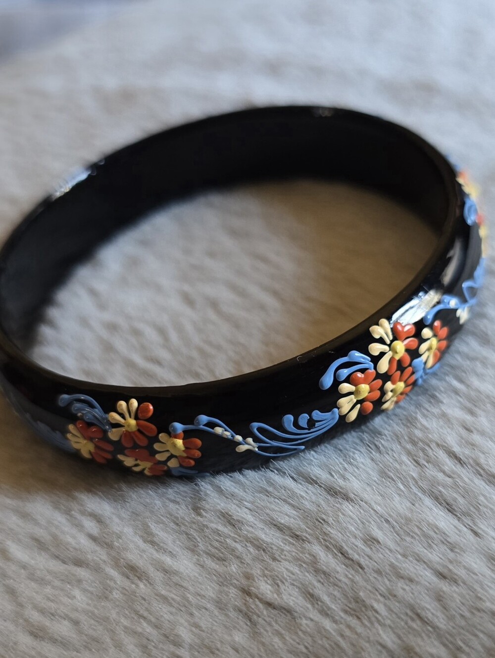 Vintage Hand-Painted Folk Art Wooden Lacquer Bangle Black Floral